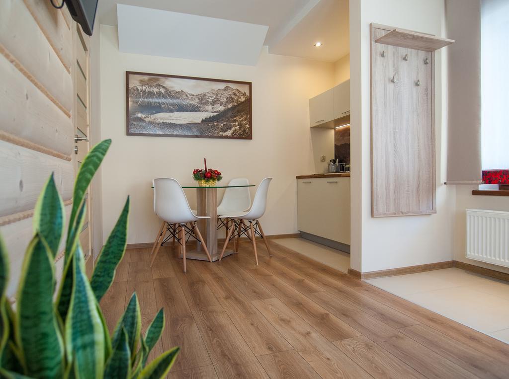 Domek & Apartament Na Ogrodzie ซุเค ภายนอก รูปภาพ